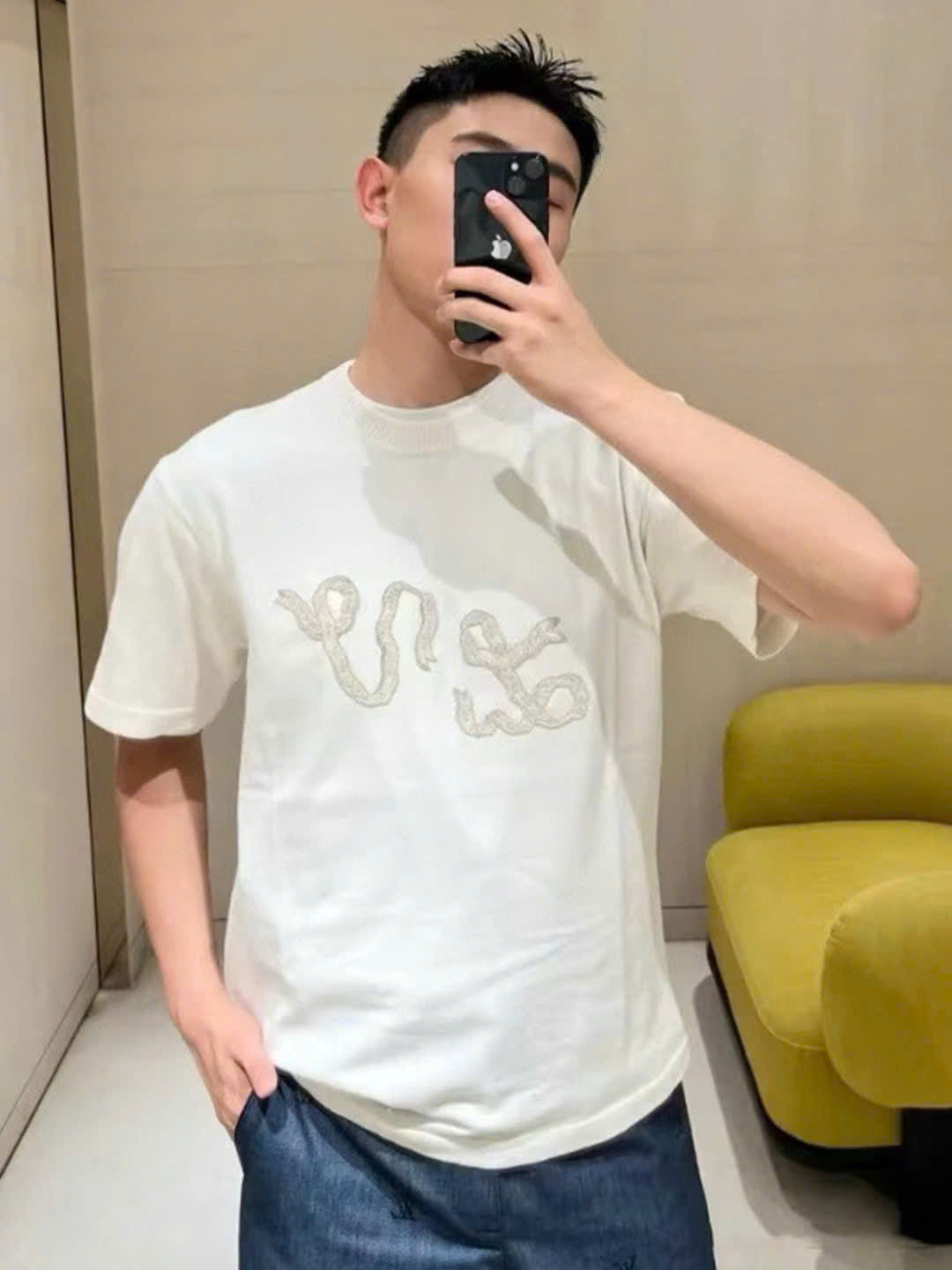 Áo phông T-shirt len Louis Vuitton LV Trắng logo Lv thêu ngực Like Auth on web NV